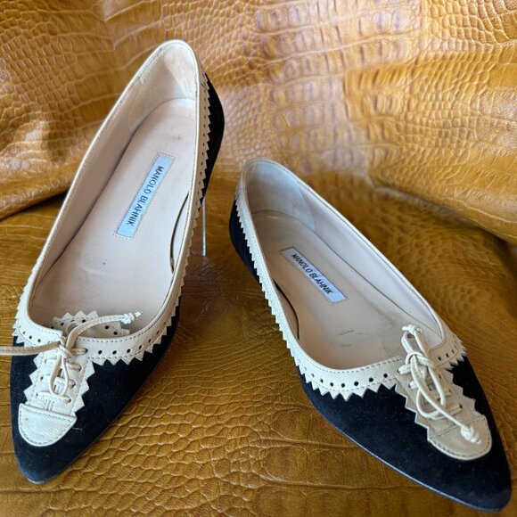 Manolo Blahnik Officesiren Bow Tie Black and Cream Flat Shoes Size 37 US 7 - Picture 1 of 8